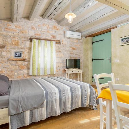 Awesome Apartment In Žminj Exterior foto