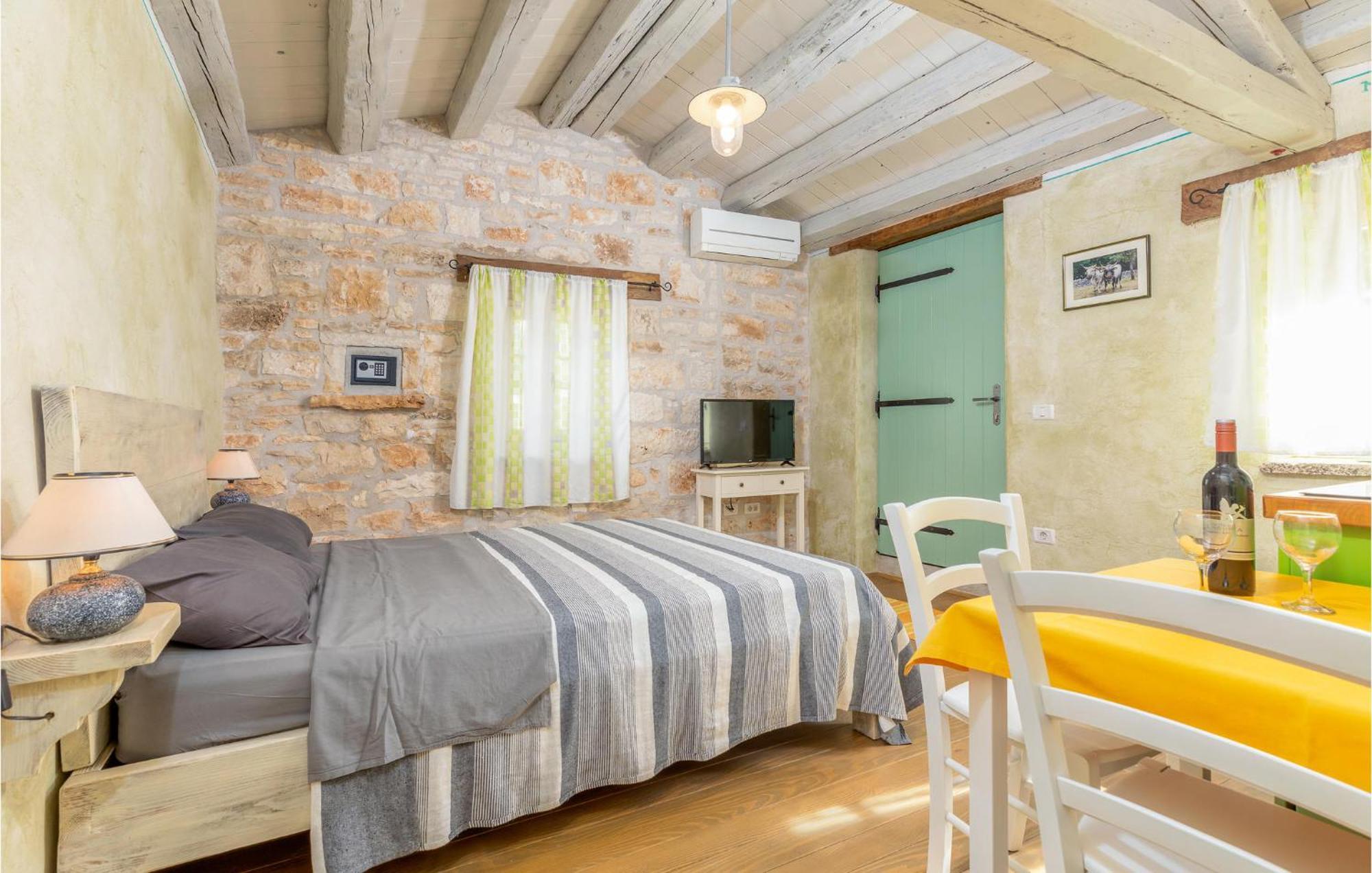 Awesome Apartment In Žminj Exterior foto